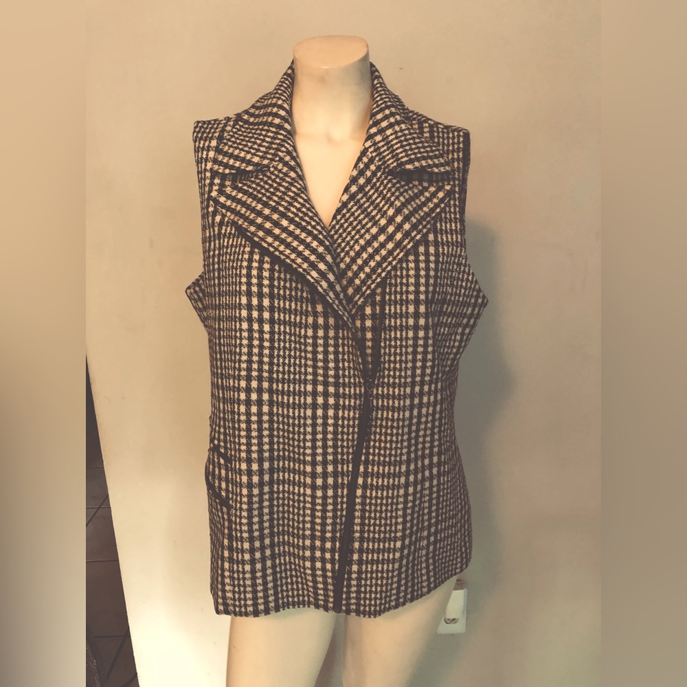 Chico’s Classic Twist Arais Vest Size 2